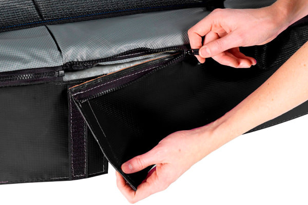 Grijze beschermrand (30,5 cm) met zwarte rok