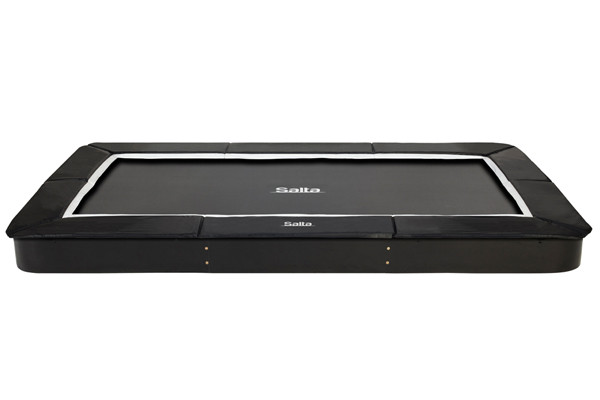 Steekt maar 3 cm boven de grond uit