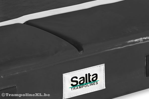 Met stevige beschermrand.