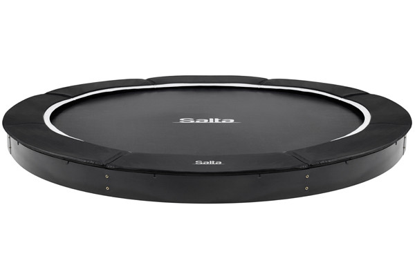 Steekt maar 3 cm boven de grond uit